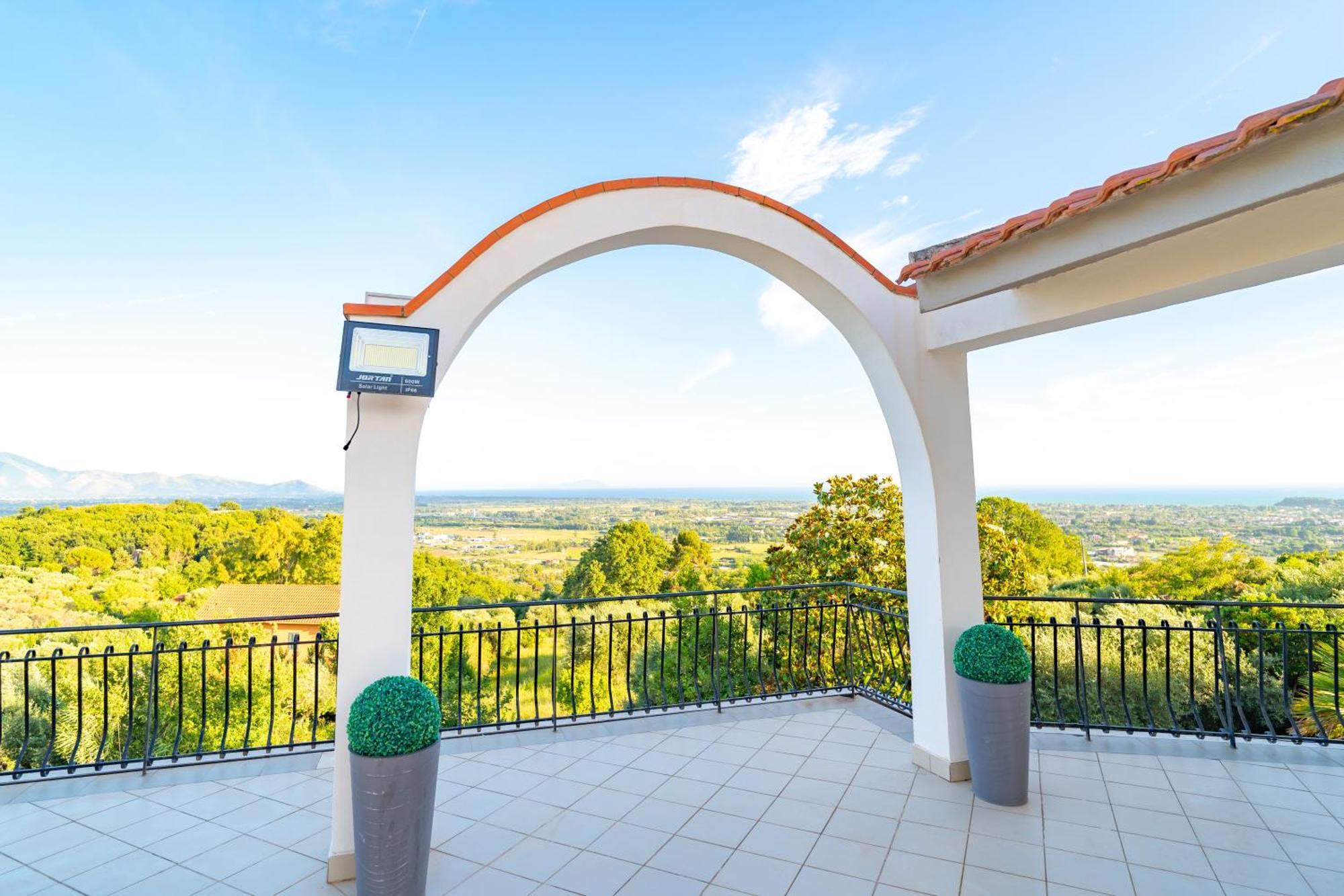 Villa Del Pino, Terrazza Vista Mare ミントゥルノ エクステリア 写真
